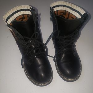 Girls fendi shoes size 28